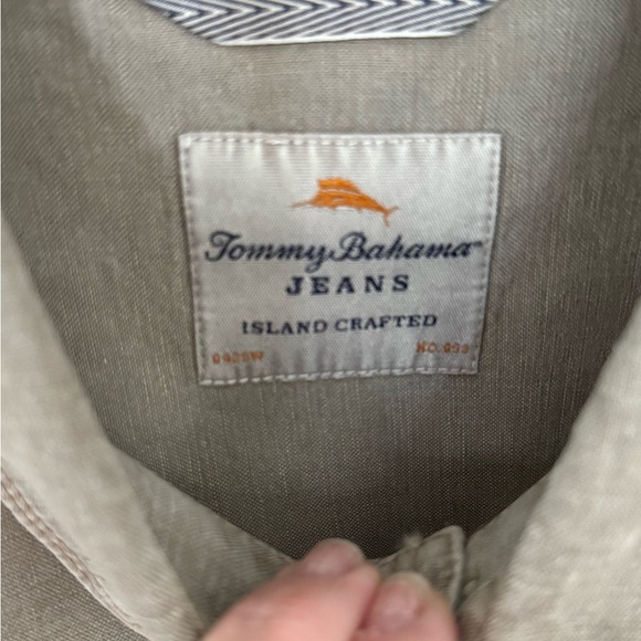Tommy Bahama Men's Casual Tan Button Down Shirt - Picture 3 of 11